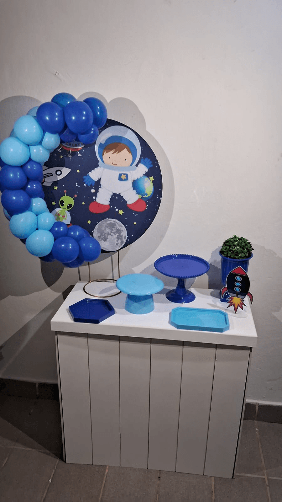 Kit Encanto com tema astronauta